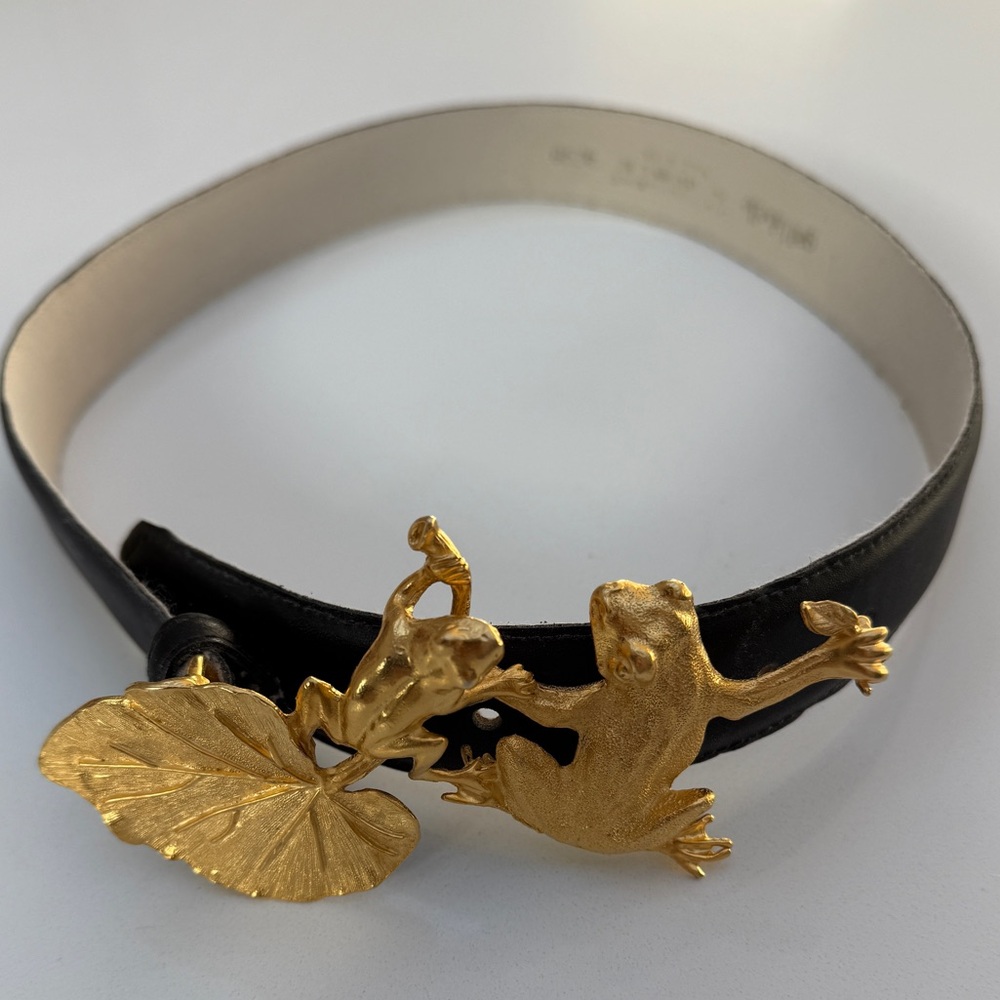 Gail LaBelle Gold Frog Black Leather Belt - Picture 2 of 10